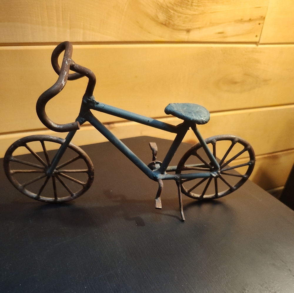 Rustic Metal Bicycle Decor - Blue and Brown